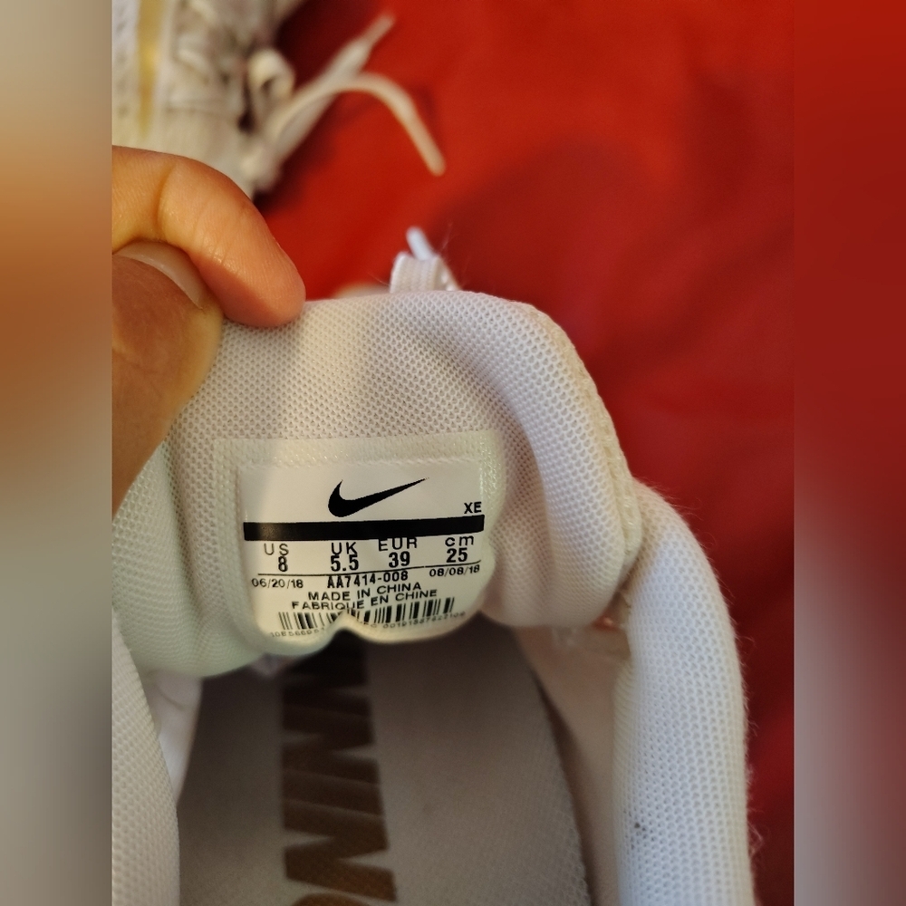 Nike Cream Sneakers with Yellow Highlights - Picture 6 of 6